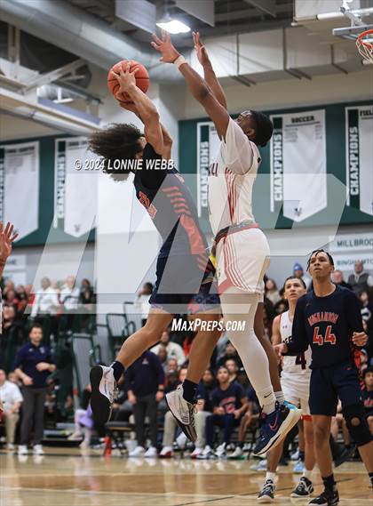 Thumbnail 1 in Binghamton vs. Peekskill (NYSPHSAA Class AA Regional Semifinal) photogallery.