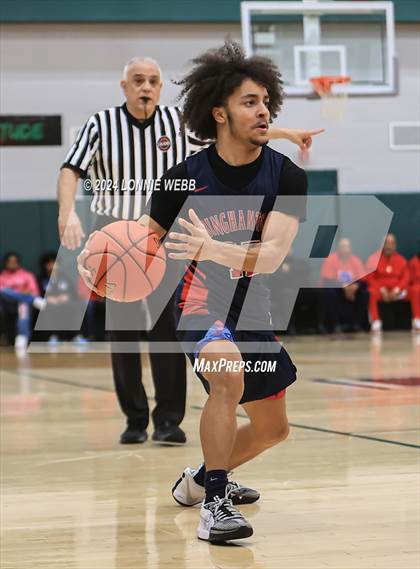 Thumbnail 3 in Binghamton vs. Peekskill (NYSPHSAA Class AA Regional Semifinal) photogallery.