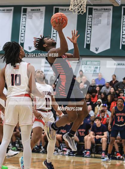 Thumbnail 2 in Binghamton vs. Peekskill (NYSPHSAA Class AA Regional Semifinal) photogallery.
