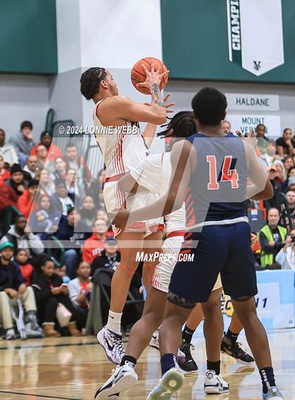 Thumbnail 1 in Binghamton vs. Peekskill (NYSPHSAA Class AA Regional Semifinal) photogallery.