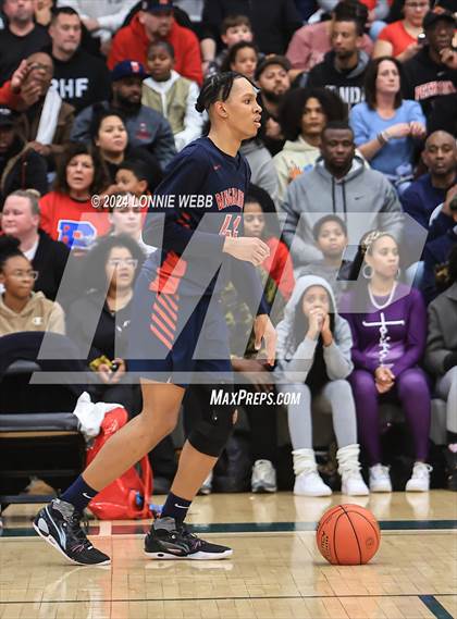 Thumbnail 1 in Binghamton vs. Peekskill (NYSPHSAA Class AA Regional Semifinal) photogallery.