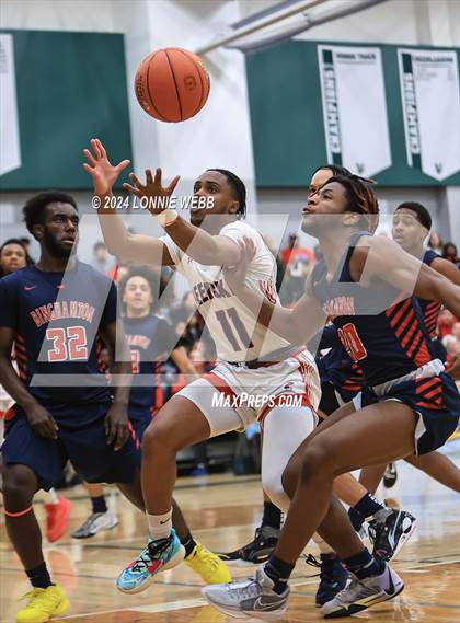Thumbnail 2 in Binghamton vs. Peekskill (NYSPHSAA Class AA Regional Semifinal) photogallery.
