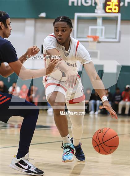 Thumbnail 1 in Binghamton vs. Peekskill (NYSPHSAA Class AA Regional Semifinal) photogallery.