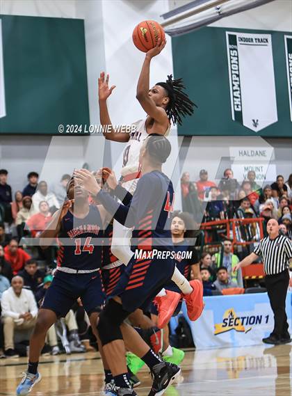 Thumbnail 3 in Binghamton vs. Peekskill (NYSPHSAA Class AA Regional Semifinal) photogallery.