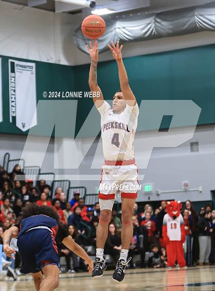 Thumbnail 3 in Binghamton vs. Peekskill (NYSPHSAA Class AA Regional Semifinal) photogallery.