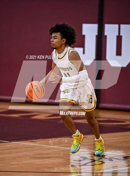 Thumbnail 3 in Chantilly vs. Virginia Academy photogallery.
