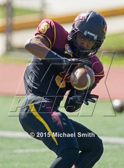 Thumbnail 1 in DeMatha @ Bishop McNamara photogallery.