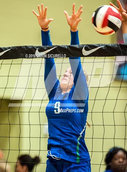 Thumbnail 2 in Santa Fe Christian vs. Xavier College Prep (Nike Tournament of Champions) photogallery.