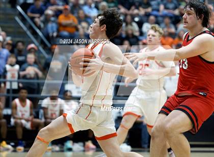 Thumbnail 3 in Honey Grove vs. Muenster (UIL Basketball 2A Regional Quarterfinal) photogallery.