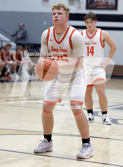 Thumbnail 1 in Honey Grove vs. Muenster (UIL Basketball 2A Regional Quarterfinal) photogallery.