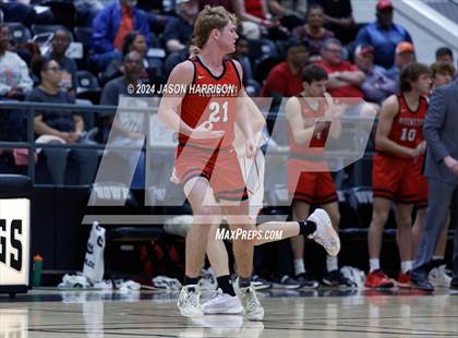 Thumbnail 1 in Honey Grove vs. Muenster (UIL Basketball 2A Regional Quarterfinal) photogallery.