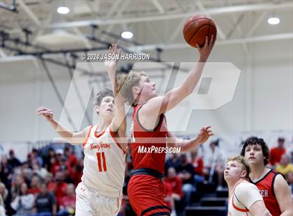 Thumbnail 2 in Honey Grove vs. Muenster (UIL Basketball 2A Regional Quarterfinal) photogallery.
