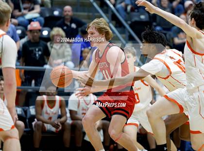 Thumbnail 1 in Honey Grove vs. Muenster (UIL Basketball 2A Regional Quarterfinal) photogallery.