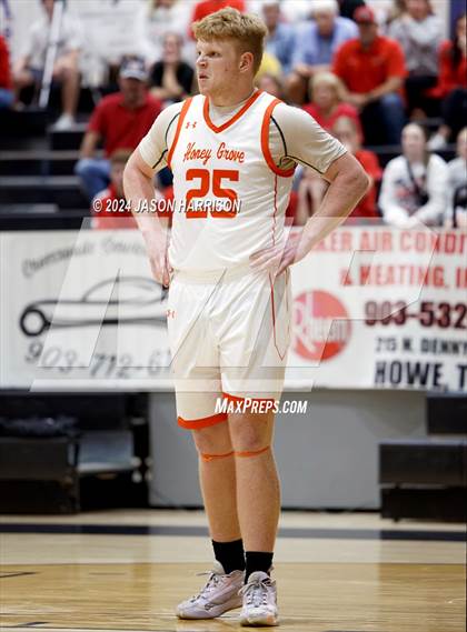 Thumbnail 3 in Honey Grove vs. Muenster (UIL Basketball 2A Regional Quarterfinal) photogallery.