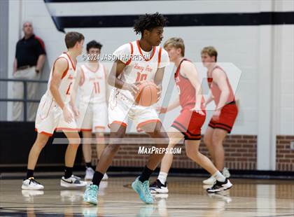 Thumbnail 2 in Honey Grove vs. Muenster (UIL Basketball 2A Regional Quarterfinal) photogallery.