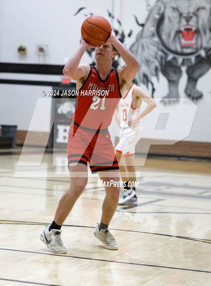 Thumbnail 2 in Honey Grove vs. Muenster (UIL Basketball 2A Regional Quarterfinal) photogallery.