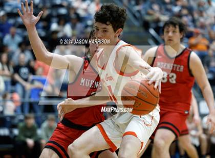 Thumbnail 2 in Honey Grove vs. Muenster (UIL Basketball 2A Regional Quarterfinal) photogallery.