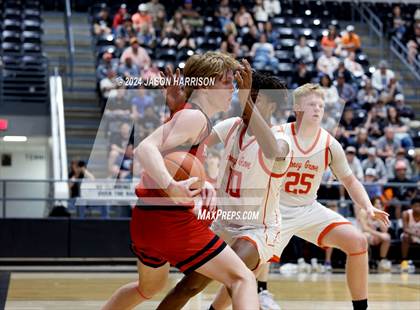 Thumbnail 3 in Honey Grove vs. Muenster (UIL Basketball 2A Regional Quarterfinal) photogallery.