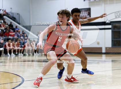 Thumbnail 3 in Honey Grove vs. Muenster (UIL Basketball 2A Regional Quarterfinal) photogallery.