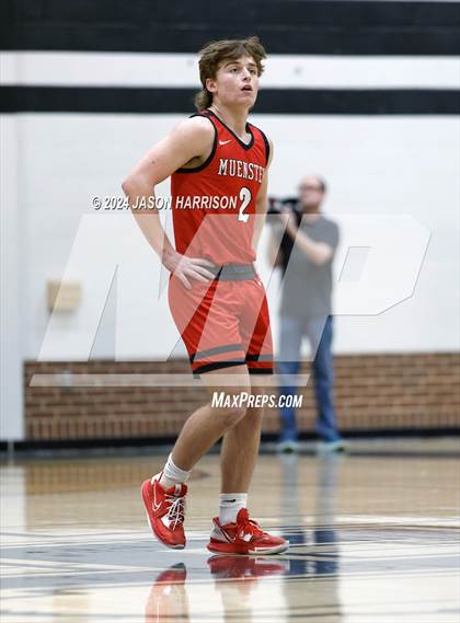 Thumbnail 1 in Honey Grove vs. Muenster (UIL Basketball 2A Regional Quarterfinal) photogallery.