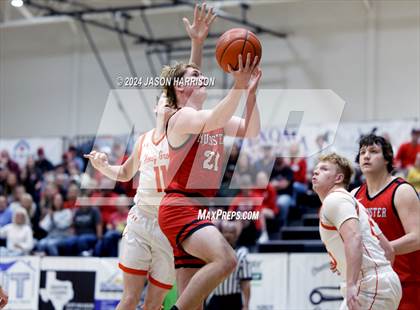 Thumbnail 3 in Honey Grove vs. Muenster (UIL Basketball 2A Regional Quarterfinal) photogallery.