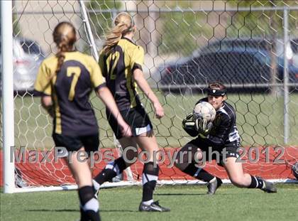Thumbnail 2 in Arapahoe @ Fort Collins photogallery.