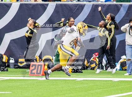 Thumbnail 2 in Fort Bend Marshall vs. Iowa Colony (UIL 5A- D2 Football Regional Semi)  photogallery.