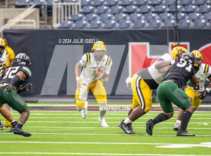 Thumbnail 2 in Fort Bend Marshall vs. Iowa Colony (UIL 5A- D2 Football Regional Semi)  photogallery.