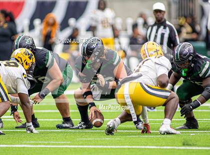 Thumbnail 3 in Fort Bend Marshall vs. Iowa Colony (UIL 5A- D2 Football Regional Semi)  photogallery.