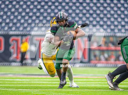 Thumbnail 3 in Fort Bend Marshall vs. Iowa Colony (UIL 5A- D2 Football Regional Semi)  photogallery.