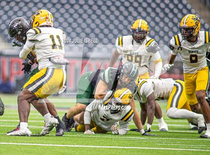 Thumbnail 2 in Fort Bend Marshall vs. Iowa Colony (UIL 5A- D2 Football Regional Semi)  photogallery.
