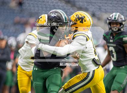 Thumbnail 1 in Fort Bend Marshall vs. Iowa Colony (UIL 5A- D2 Football Regional Semi)  photogallery.