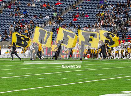 Thumbnail 1 in Fort Bend Marshall vs. Iowa Colony (UIL 5A- D2 Football Regional Semi)  photogallery.