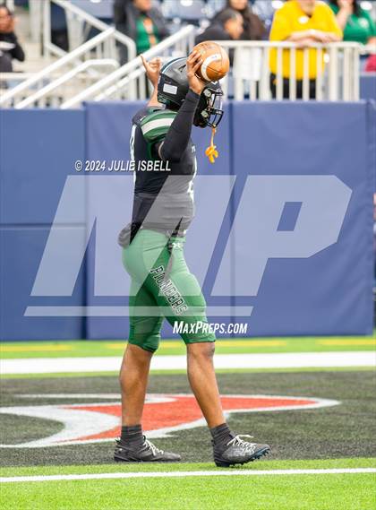 Thumbnail 1 in Fort Bend Marshall vs. Iowa Colony (UIL 5A- D2 Football Regional Semi)  photogallery.