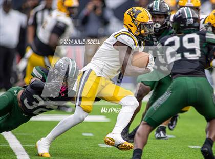 Thumbnail 3 in Fort Bend Marshall vs. Iowa Colony (UIL 5A- D2 Football Regional Semi)  photogallery.