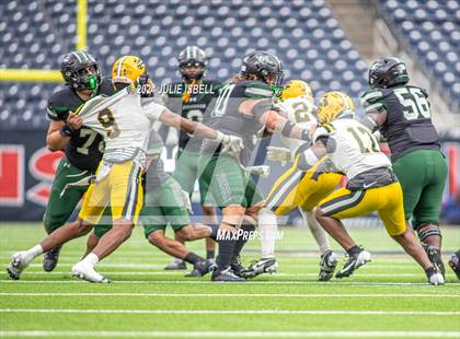 Thumbnail 3 in Fort Bend Marshall vs. Iowa Colony (UIL 5A- D2 Football Regional Semi)  photogallery.