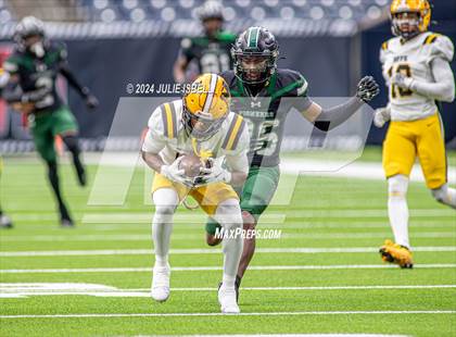Thumbnail 2 in Fort Bend Marshall vs. Iowa Colony (UIL 5A- D2 Football Regional Semi)  photogallery.