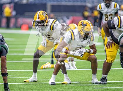 Thumbnail 3 in Fort Bend Marshall vs. Iowa Colony (UIL 5A- D2 Football Regional Semi)  photogallery.