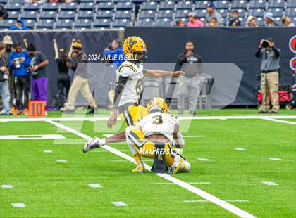 Thumbnail 3 in Fort Bend Marshall vs. Iowa Colony (UIL 5A- D2 Football Regional Semi)  photogallery.