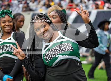 Thumbnail 1 in Fort Bend Marshall vs. Iowa Colony (UIL 5A- D2 Football Regional Semi)  photogallery.