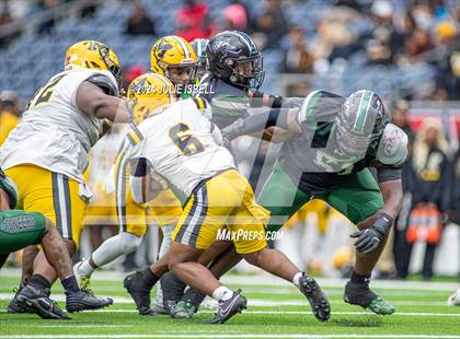 Thumbnail 2 in Fort Bend Marshall vs. Iowa Colony (UIL 5A- D2 Football Regional Semi)  photogallery.