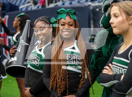 Thumbnail 2 in Fort Bend Marshall vs. Iowa Colony (UIL 5A- D2 Football Regional Semi)  photogallery.