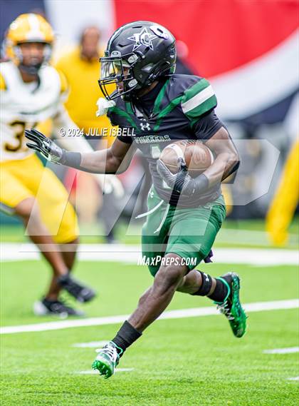 Thumbnail 3 in Fort Bend Marshall vs. Iowa Colony (UIL 5A- D2 Football Regional Semi)  photogallery.
