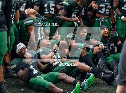 Thumbnail 2 in Fort Bend Marshall vs. Iowa Colony (UIL 5A- D2 Football Regional Semi)  photogallery.