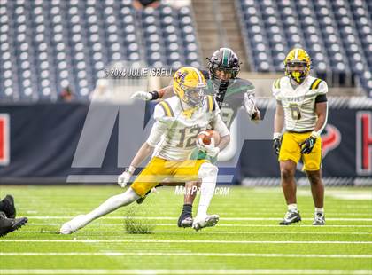 Thumbnail 3 in Fort Bend Marshall vs. Iowa Colony (UIL 5A- D2 Football Regional Semi)  photogallery.