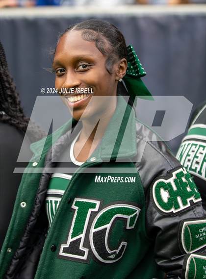 Thumbnail 3 in Fort Bend Marshall vs. Iowa Colony (UIL 5A- D2 Football Regional Semi)  photogallery.