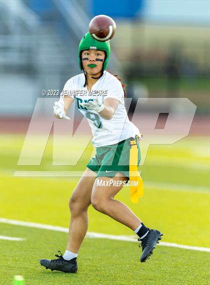 Thumbnail 2 in Sacred Heart Cathedral Preparatory vs. Monte Vista photogallery.