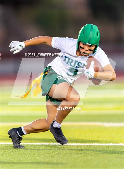 Thumbnail 2 in Sacred Heart Cathedral Preparatory vs. Monte Vista photogallery.