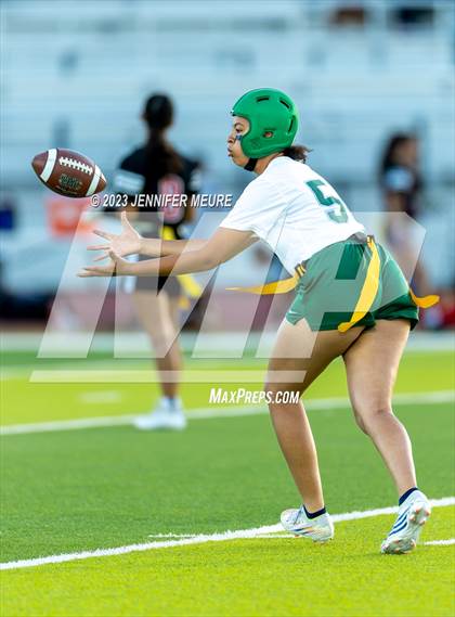 Thumbnail 2 in Sacred Heart Cathedral Preparatory vs. Monte Vista photogallery.