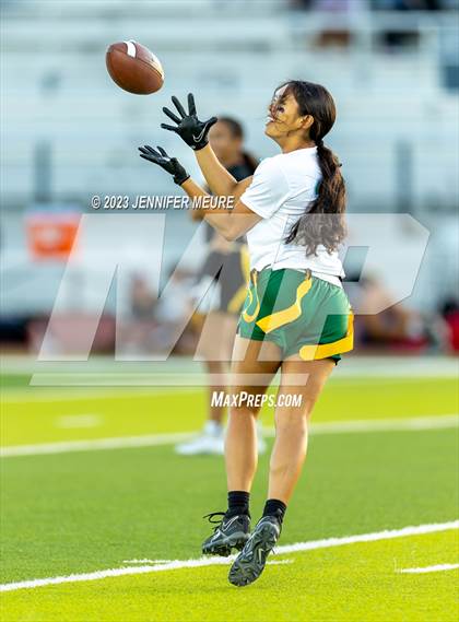 Thumbnail 3 in Sacred Heart Cathedral Preparatory vs. Monte Vista photogallery.